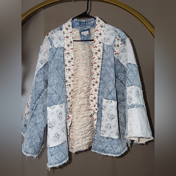 POL Jackets & Blazers - POL Blue and Cream Floral Jean Jacket